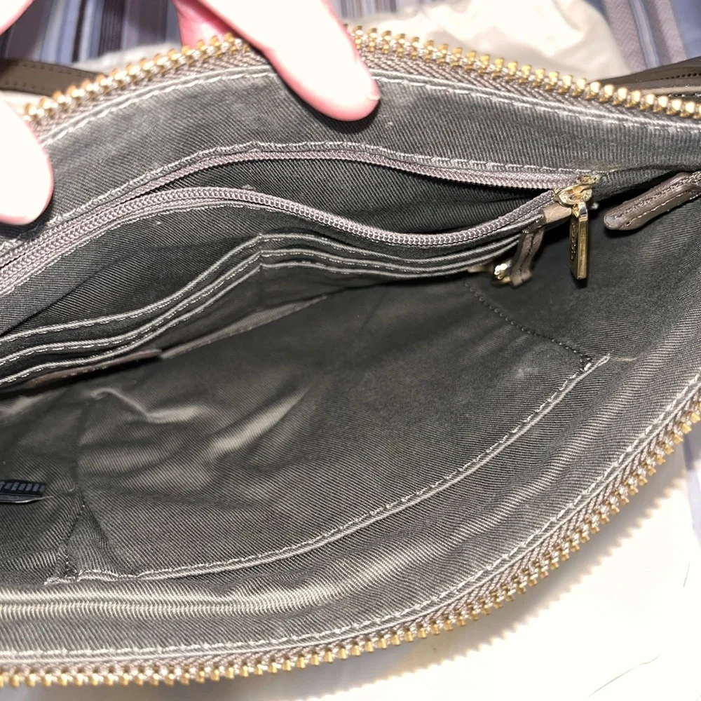 Brand NEW- NEVER USED FOSSIL GRAY LEATHER CROSSBODY BAG FOR WOMEN
